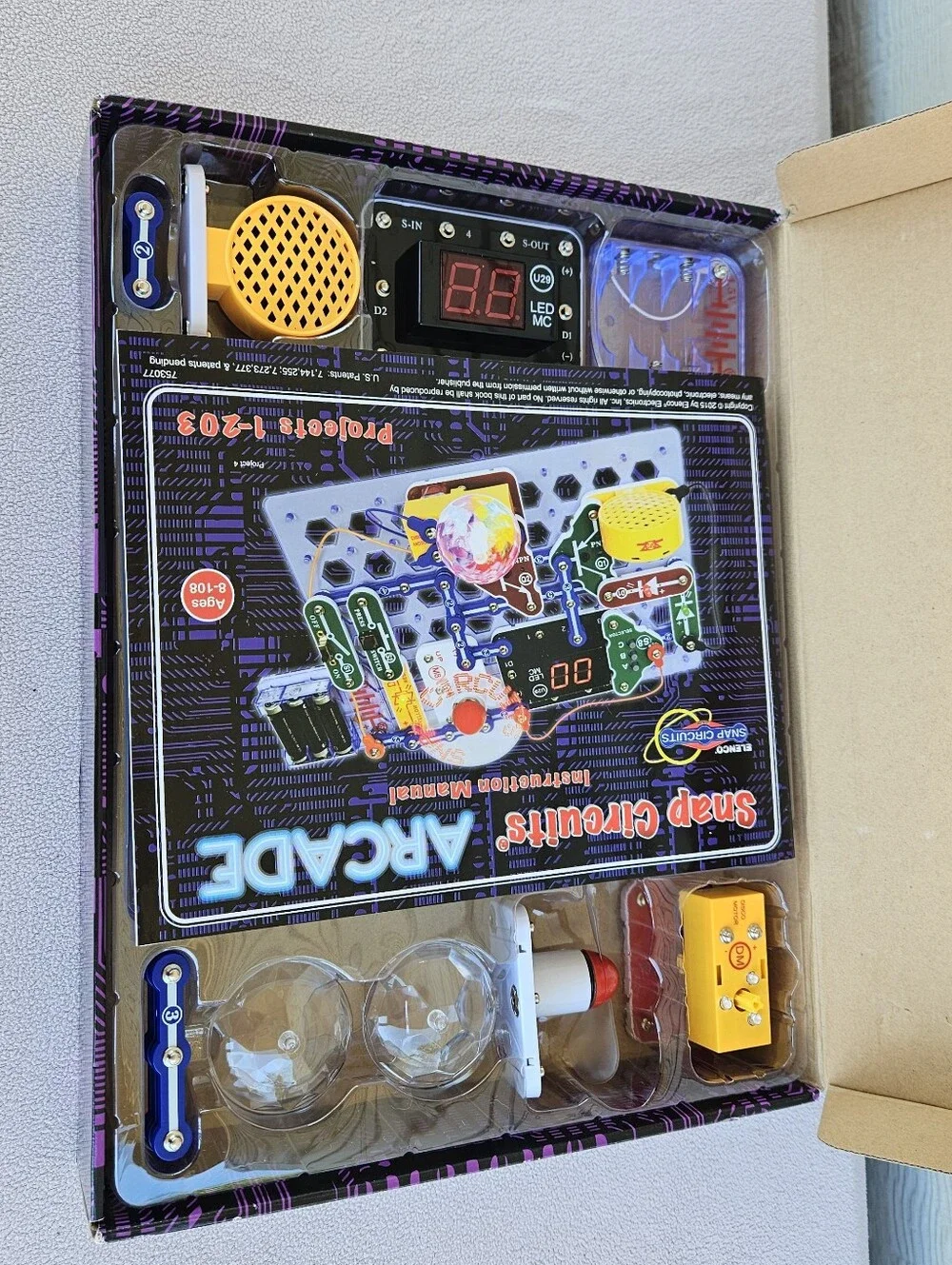 Elenco Snap Circuits Arcade Electronics Kit SCA-200 Ages 8-108 STEM Science